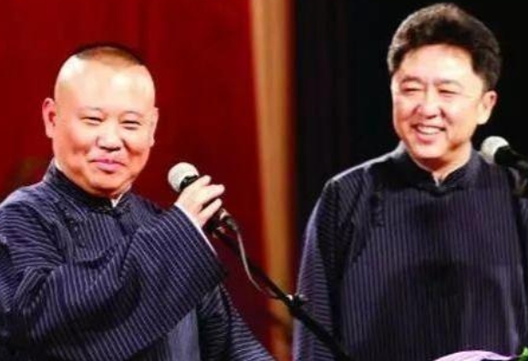 2000年，郭德纲去北京曲艺团帮忙，每场演出只有50多块钱，从来没超过90。但郭