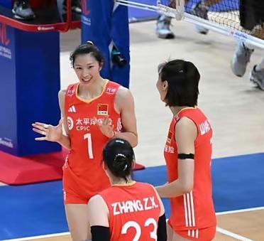 短短3天，中国女排遭受4连败
从7月19日到今天
赵勇挂帅的中国女排输了1场
王