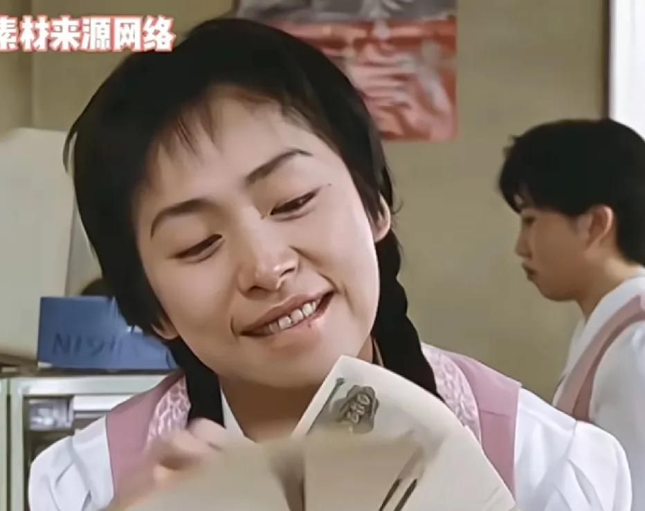 你会放心把钱交给老婆管理吗？一位网友分享了自己的经历。他把工资卡交给前妻保管，自