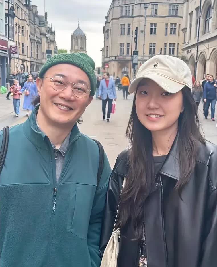 我悟了，

为什么陈奕迅不亲自辟谣？

原来这就是顶级阳谋，

陈奕