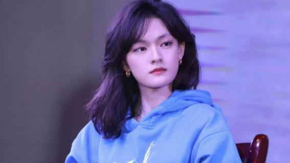 “飞吧，女孩们，山城的风会托起你们的梦！”