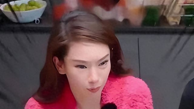 戚薇大方回应眼睛问题，坦言是打针打多了，没把大家当傻子挺好的