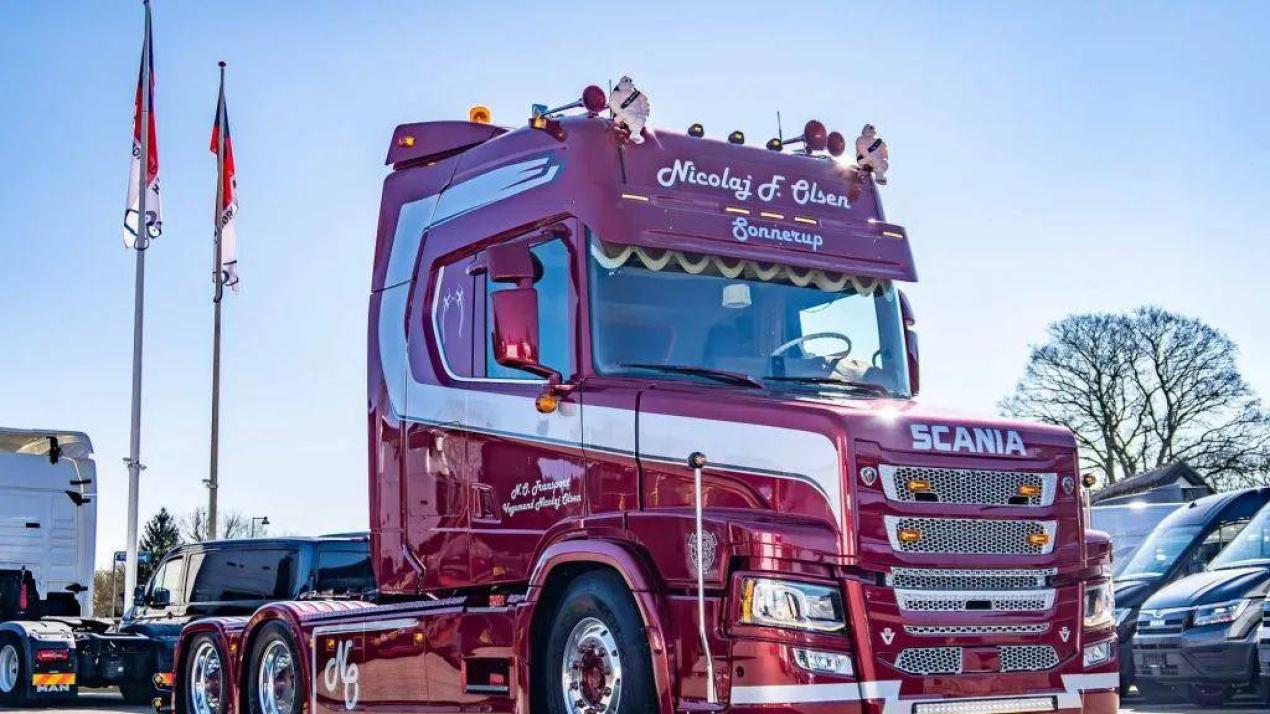 660匹V8发动机，致敬3系经典！斯堪尼亚T660改装长头卡车实拍