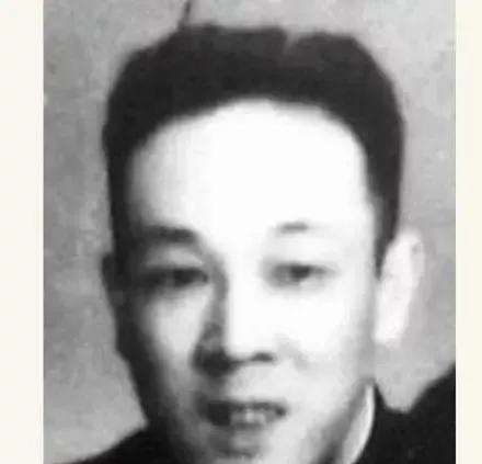 1953年的一天，望着被找来的司机，朱德一怔：“怎么，是你？！”司机也大吃一惊，