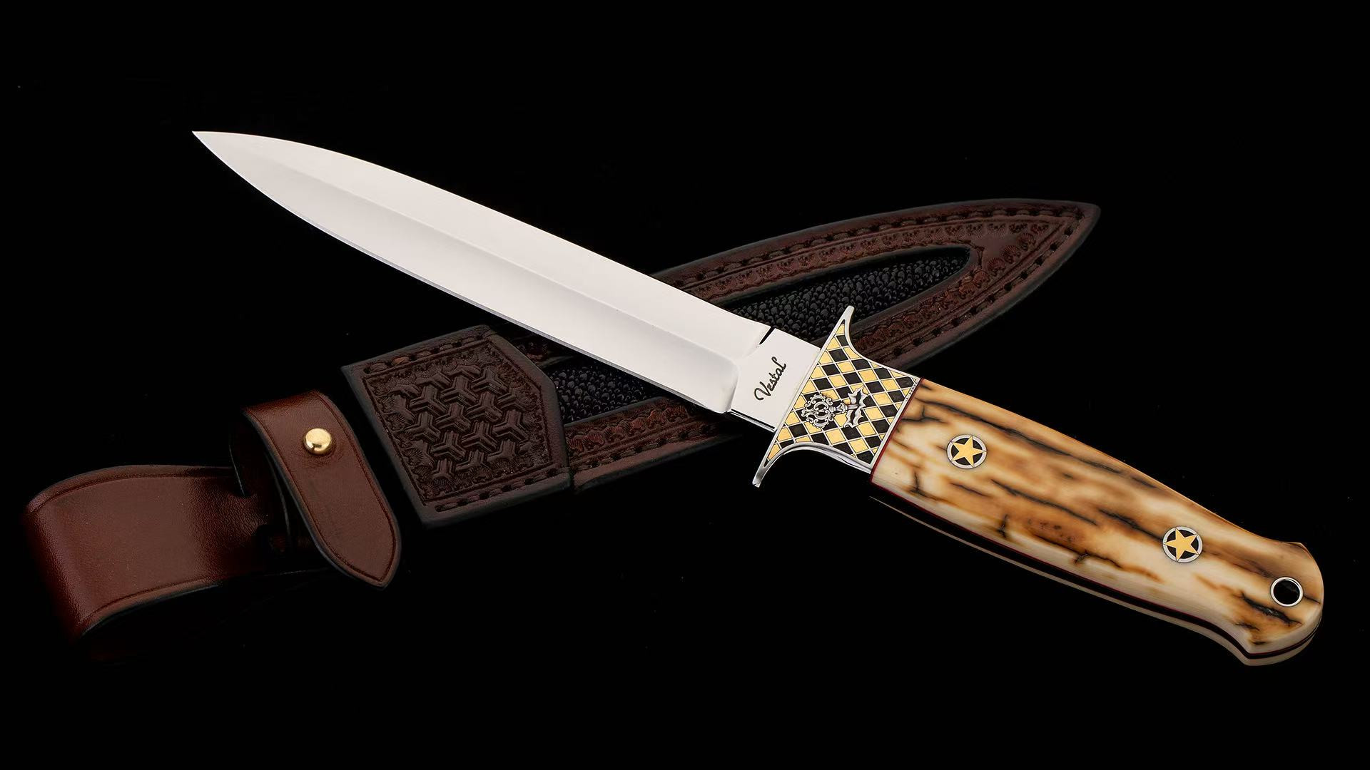 刀刃如镜，护手如棋：破局匕首的设计背后隐藏了哪些深意？