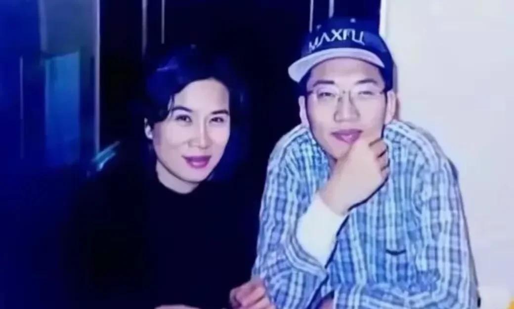 有热心网友说董明珠儿子41岁，未婚，宗馥莉，也是41岁未婚，两人能在一起，也蛮好