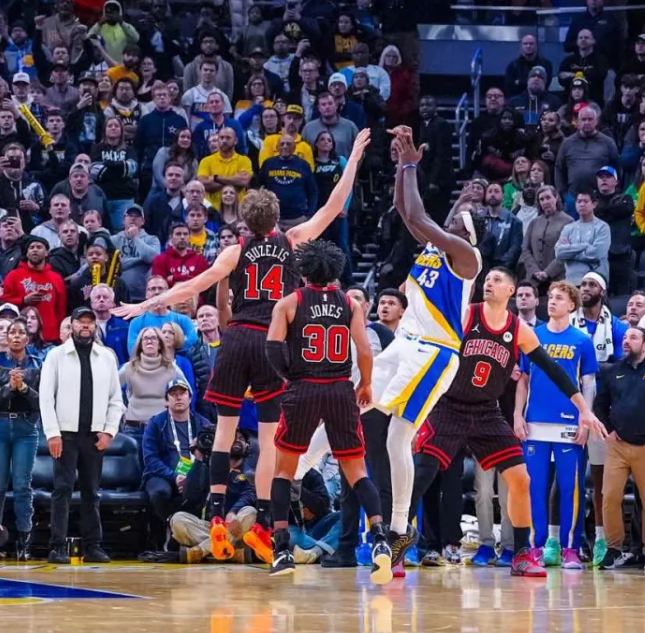 NBA常规赛步行者主场对阵公牛的比赛已经结束。全场战罢，步行者以103-101战