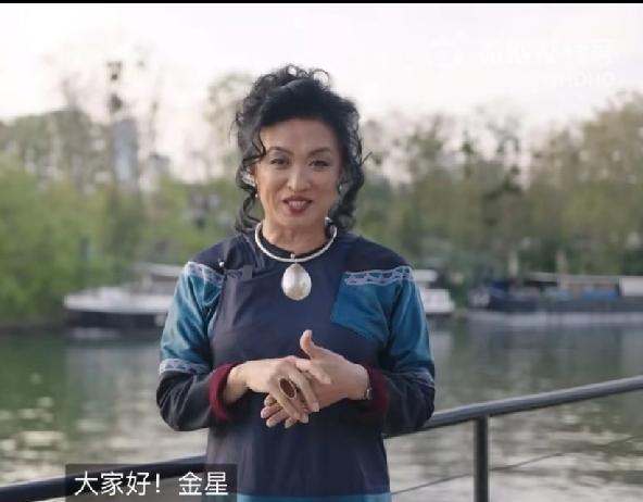 金星离开国内 越来越像男人了，
造型和脸违和感很重，一看就是西方化妆师的手笔。