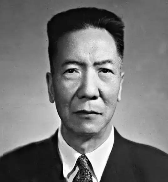 从九一八事变到日本投降，他在东北苦苦支撑14年，1955年，他却并没有参与授衔，