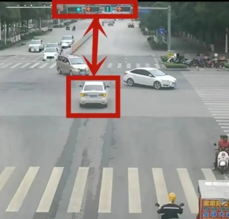 2020年，广东，网约车司机为救犯病婴儿连闯三个红灯，被扣18分，600元罚款，