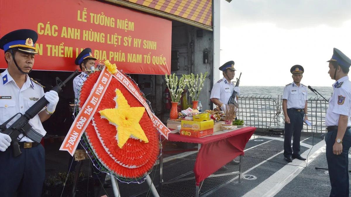 越南海岸警卫队与美国提供的M16A2