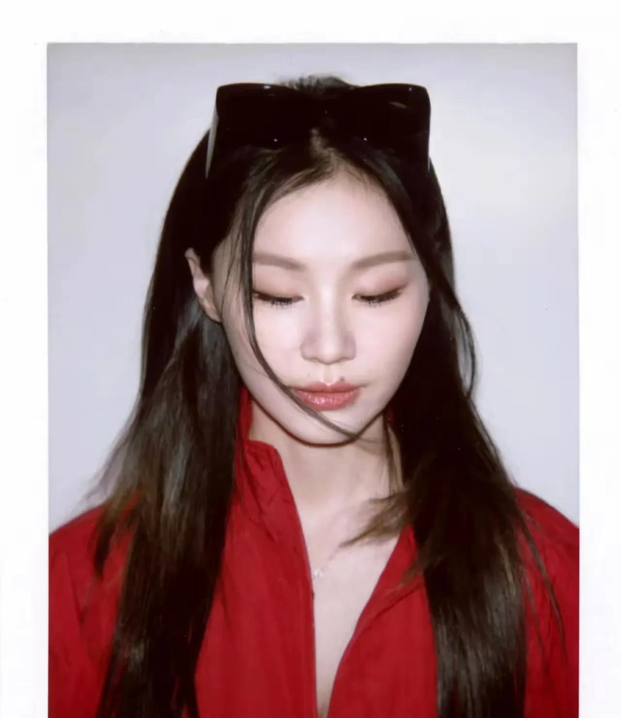 跑男为什么不邀请金靖呢？
放的开，玩的开，情商高，还不作。
宋丹丹说她可笑，金靖