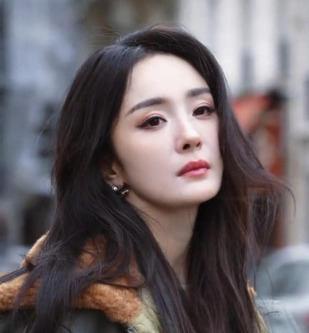 喜欢杨幂的 笑着活下去  那个时候觉得她好纯好美  很有辨识度，我知道了，加了一