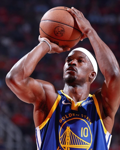 勇士所有的问题都是巴特勒的顶薪
如果球队只是为了季后赛，巴特勒打得倒是没有问题。