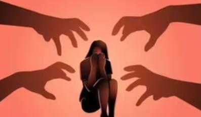 印度4男子冲进朋友家中将其妻子虏走强奸。
恶劣至极！印度警方证实称，该国奥里萨邦