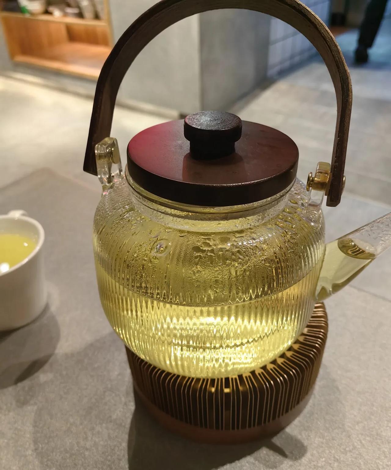 退休生活：总有人对我说，退休了，找点事做，去跳广场舞，参加暴走团，练练瑜伽，或者