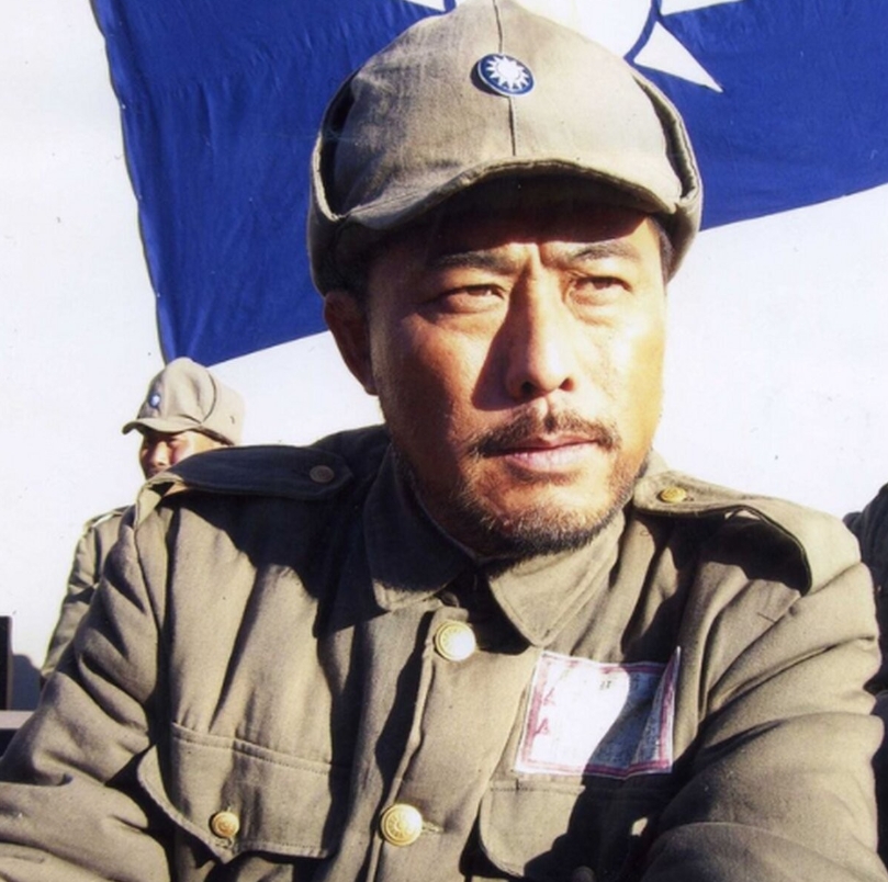 1948年12月22日，解放军攻入新保安，国民党军长郭景云对手下说：“快推两大桶