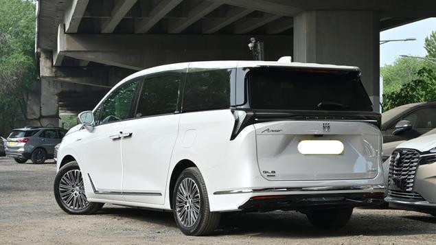 瑞风RF8别克GL8PHEV：谁才是中大型插混MPV的性价比之选