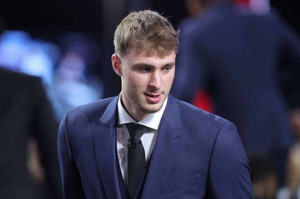 妈妈管的很严！NBA状元弗拉格买车预算18万美元
北京时间9月16日消息，NBA