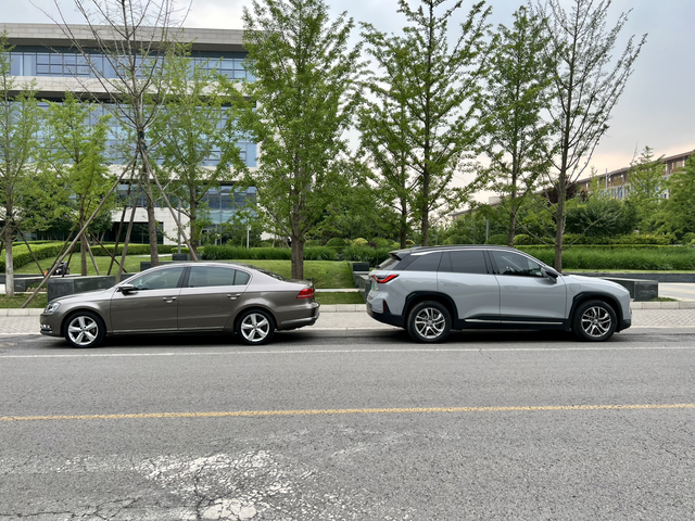 你真的需要百公里5秒的加速吗
先说我自己，22年新能源指标，电车最贵的时候，看了