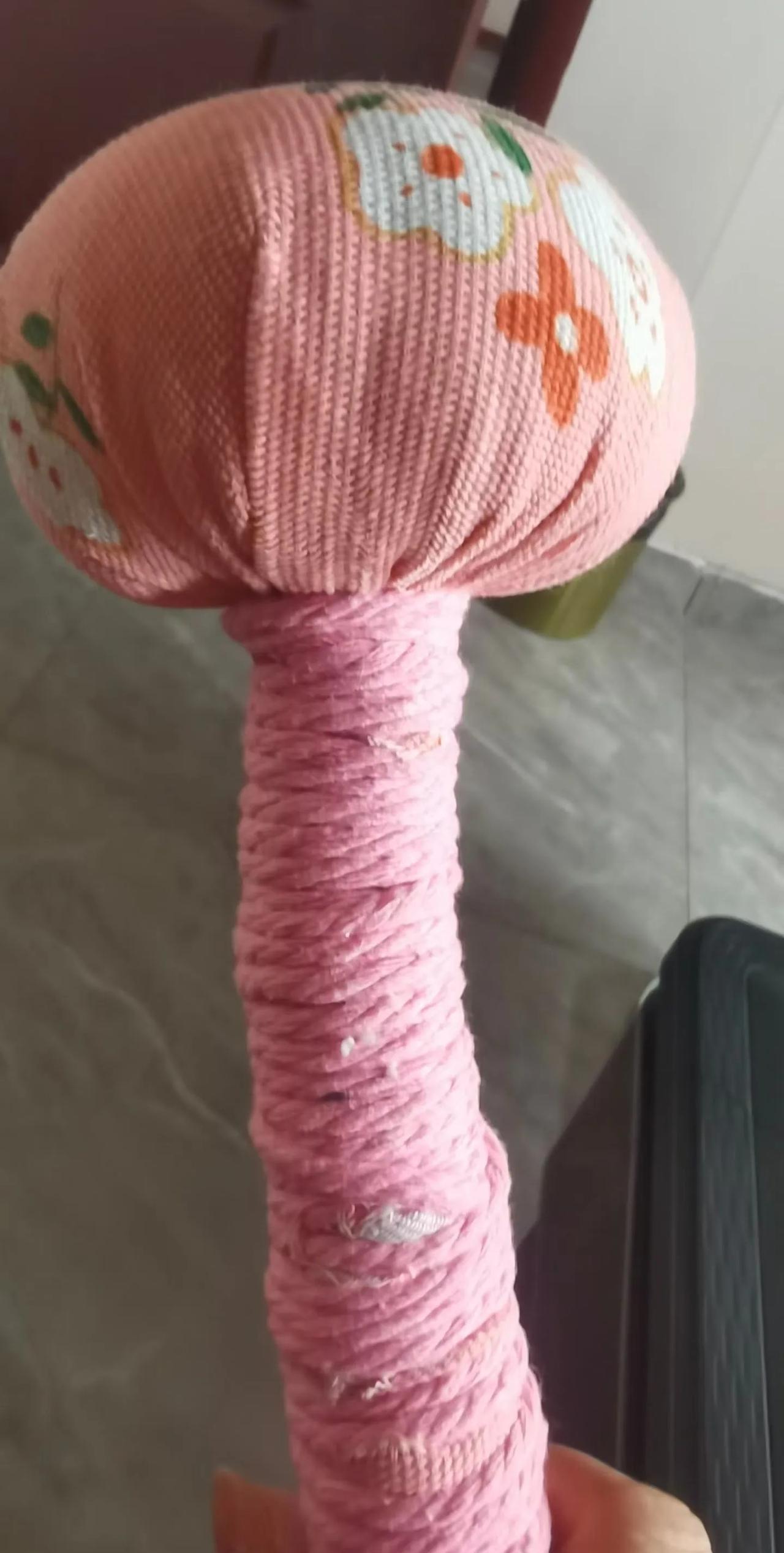 亲手制作艾草锤的过程，更像一场与自然的温柔对话，每一步都藏着意料之外的触动。
 