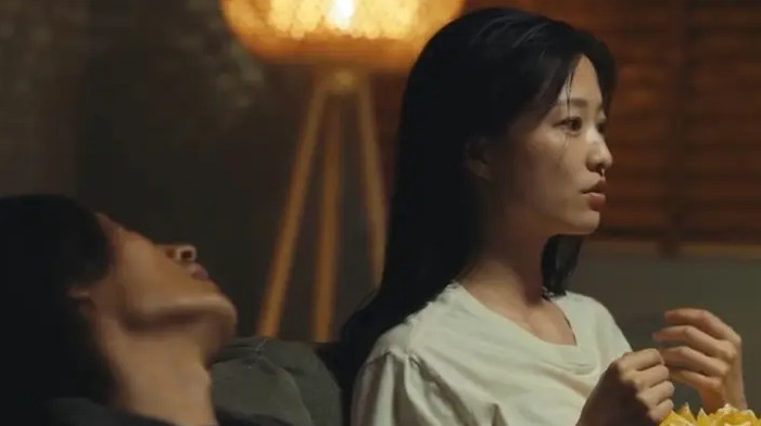 《黄雀》：黎小莲的双重身份