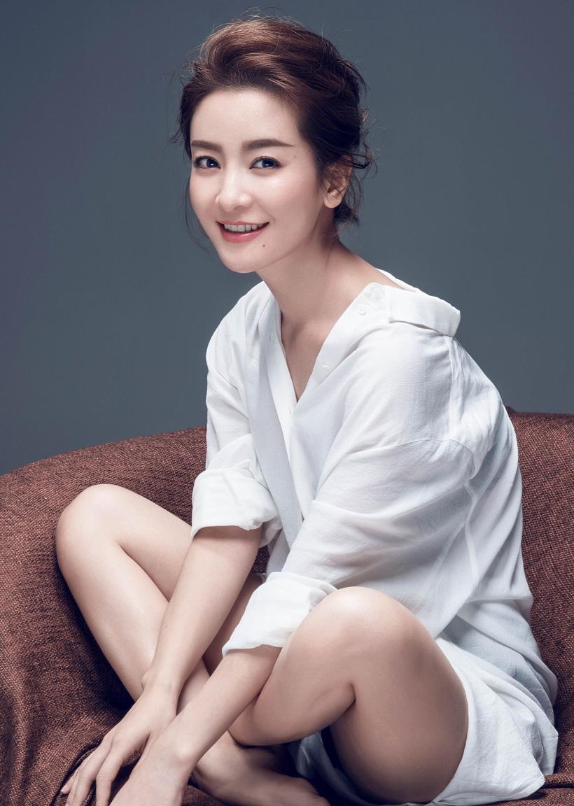 同样是琼女郎，李晟和陈德容，感觉真的大不一样。很显然，李晟一开始拿的可能是王心凌