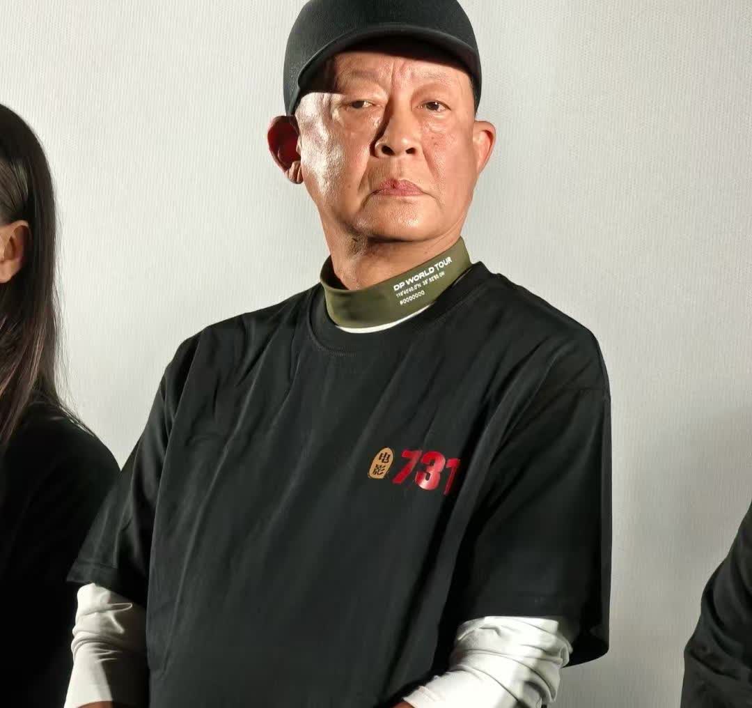 看完王志文，
出席《731》首映礼

奉劝你们一句，学他什么都可以，但不要