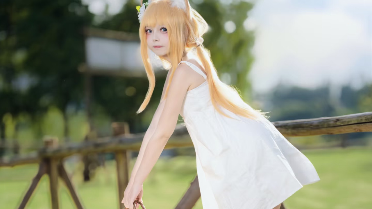 碧蓝档案伊落玛丽 cos：兽耳少女的草地治愈童话，可爱到心都化了！