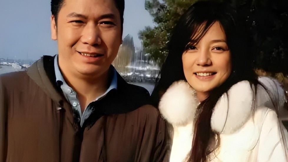 赵薇离婚三年后才官宣，女儿反成翻身筹码，未来路在何方？