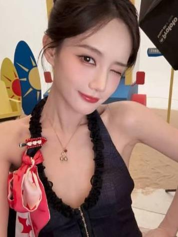 李一桐营业大美女