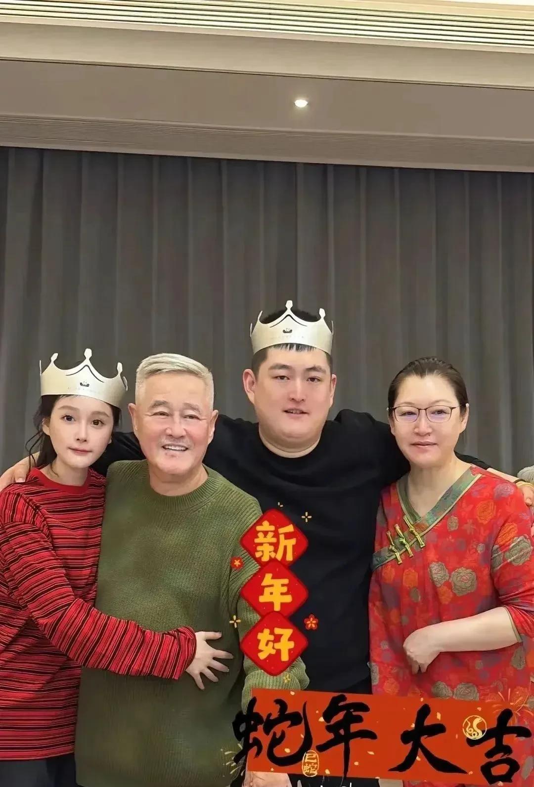 赵本山的媳妇说，说起女儿的性格很难受，女儿在没得病之前性格很开朗的。特别阳光，开