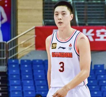 不看不知道，一看吓一跳！！

胡金秋——年薪600万，拿到841分；

原帅——