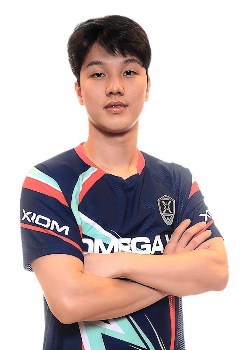 

四局比分——11-5、8-11、11-9、11-8
头号种子，世界排名第24