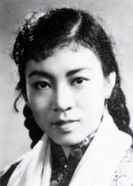 1947年，她被敌人架在火炉上炙烤，被各种酷刑折磨了4天4夜，她始终坚贞不渝没有