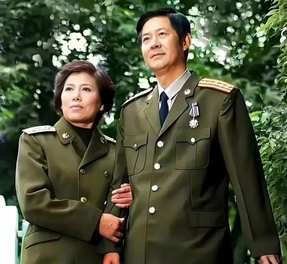 1984年，做为军人的他俩双双齐上老山前线。其时，丈夫齐有为是南京军区“硬骨头六