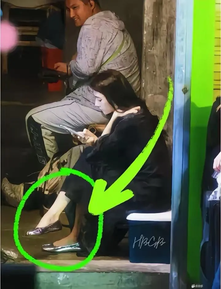 怪不得…30亿哄着她签六年保密合同……