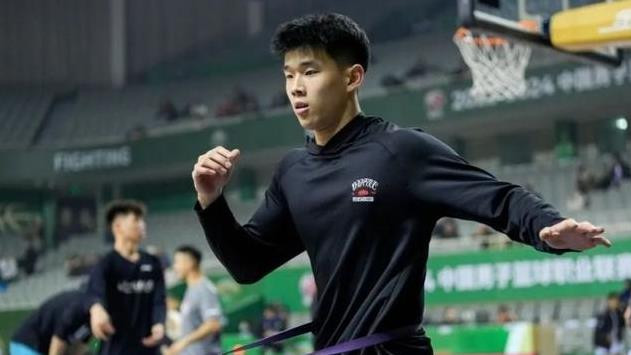 场均30.5分，林葳参选NBA，又一中国球员冲击联盟