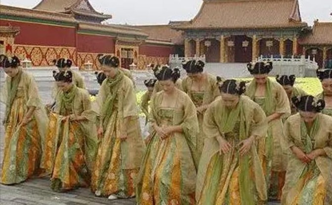 1542年，嘉靖服下道士送来的“仙药”，他意犹未尽地睡着了。哪料想，半夜时分，1
