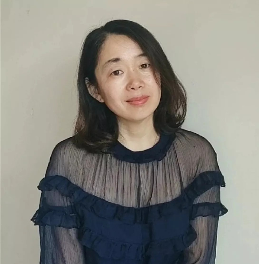 我77年生的，今年48岁。以前总觉得70岁离我还远着呢，结果一眨眼，18岁离我更
