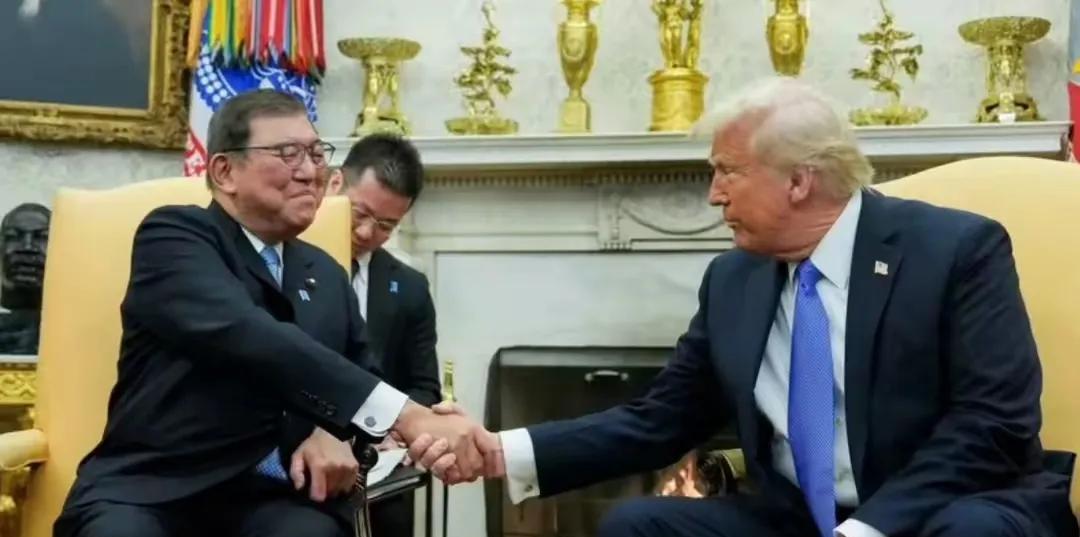 万万没想到，日本和美国达成的关税协议成为压垮石破茂的最后一根稻草，据日本《每日新