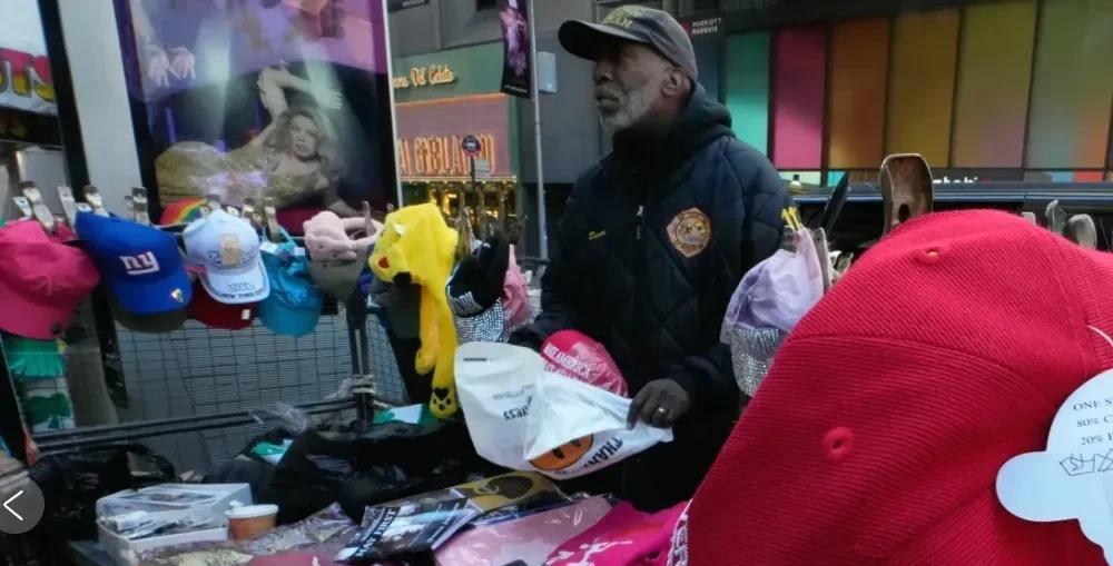 这次特朗普的关税大战，美国国内最惨的就是赤贫阶级。
因为他们买不起昂贵的美国货和