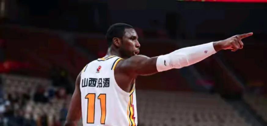 CBA全明星赛，NBA级扣将迪亚洛宣布由于伤病退出扣篮大赛。
那么明天上海VS山
