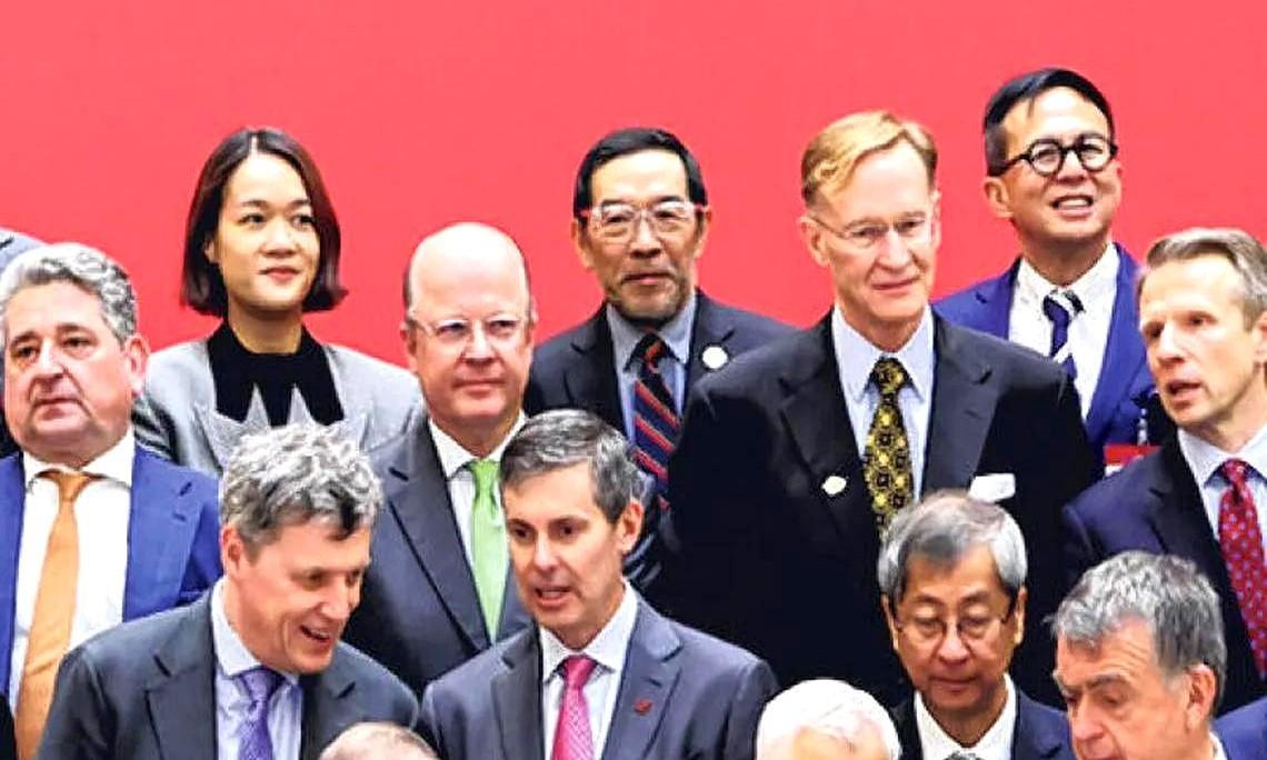 李嘉诚的儿子现身中国发展高层论坛，这事儿有点意思！
要知道，这论坛可不是谁想来就