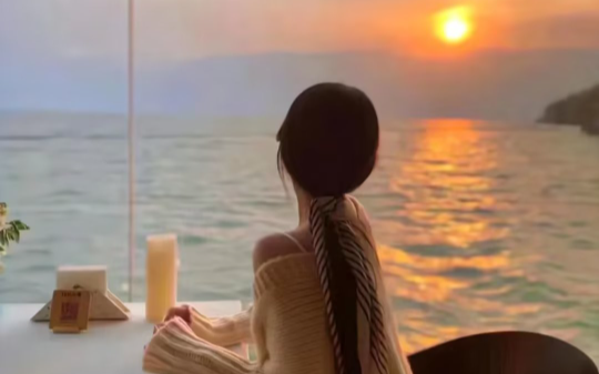 前世因救闺蜜被推下高楼！好好好，重来一次，我谁都不救了！