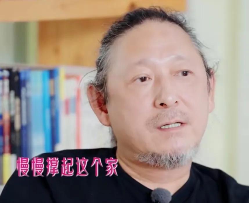 万千惠的公司出现状况，她压力很大，三宝安慰她：“我只是想跟你说悠着点啊”，他能感