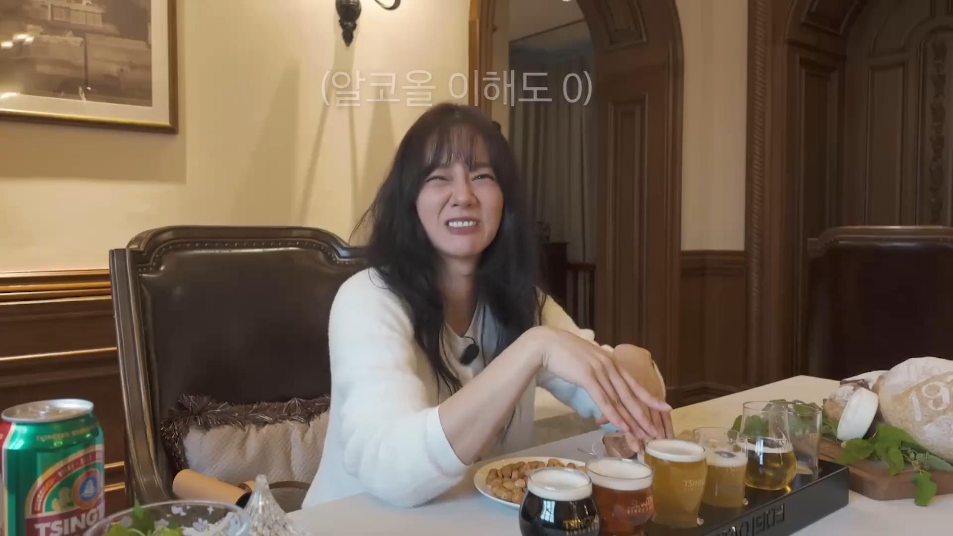 韩国明星惠利到青岛旅游，喝六种口味青岛啤酒，惊得嘴都合不上！
惠利在青岛录制节目