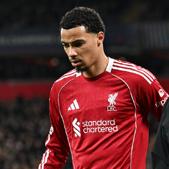 在赛后发布会上，斯洛特向我们提供了球队的伤情更新👇

埃基蒂克有背部伤势，所以