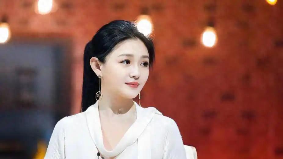 大S中学照片曝光，目测体重120斤，现在女儿简直是妈妈的翻版！