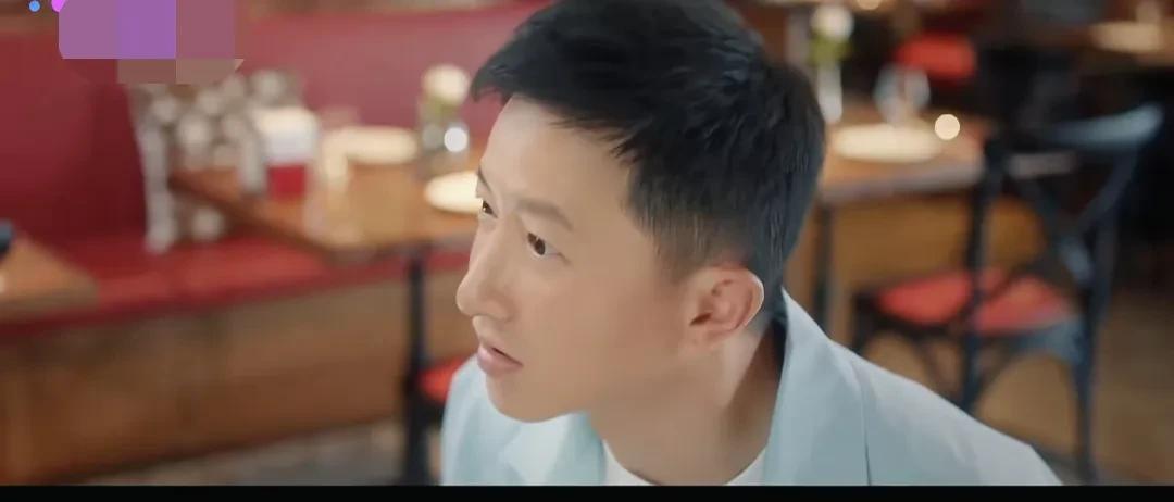 张雨绮饰演的单亲妈妈许开心，被前夫和假闺蜜背叛，她霸气反击。韩庚饰演的单亲爸爸梅